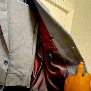 Bachrach Custom Fit Slim Cut 46R 
40 W pants 30 L
Light Blue Stripes